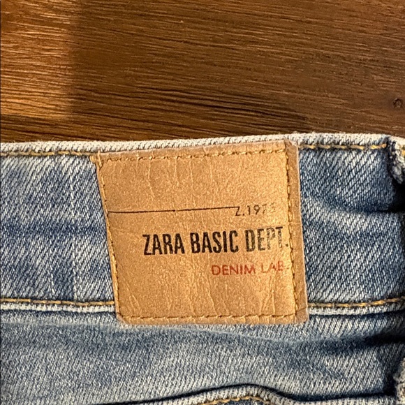 Zara Basic Dept Light Blue Denim Jeans - Picture 4 of 8